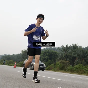 Runner Photo 7506436