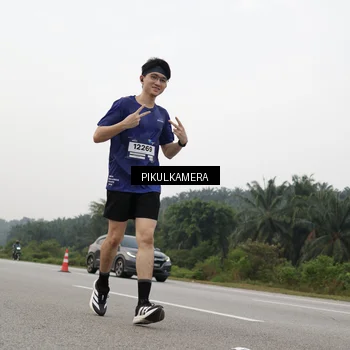 Runner Photo 7506440