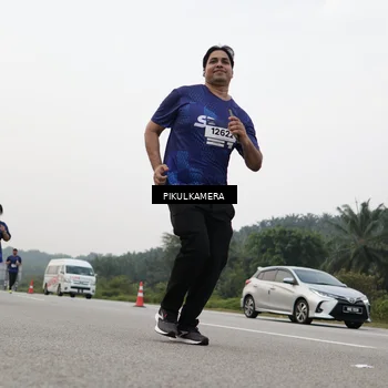 Runner Photo 7506478