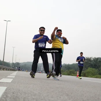 Runner Photo 7506550