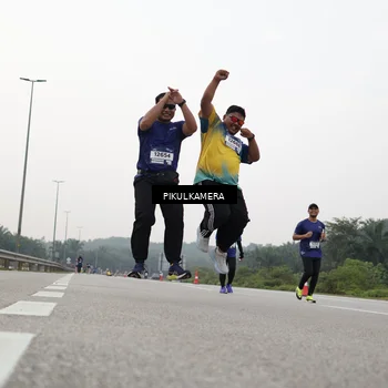 Runner Photo 7506551