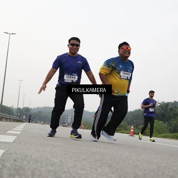Runner Photo 7506581