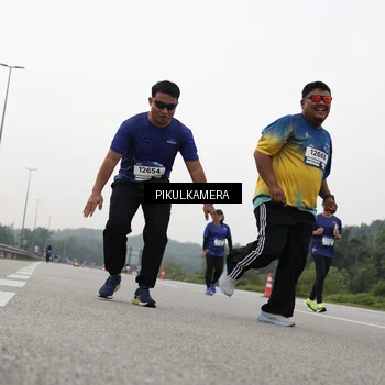 Runner Photo 7506590