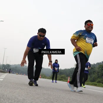 Runner Photo 7506592