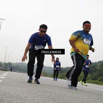 Runner Photo 7506597