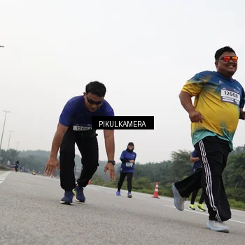 Runner Photo 7506604
