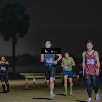 Runner Photo 7506635