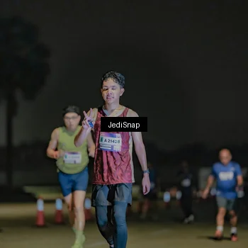 Runner Photo 7506657
