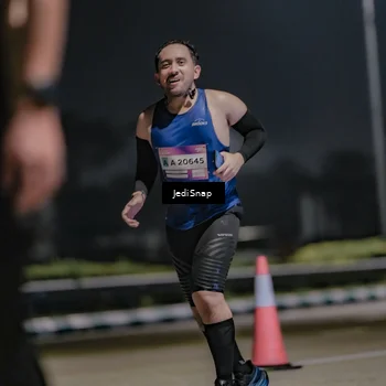Runner Photo 7506667