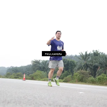 Runner Photo 7506668