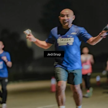 Runner Photo 7506687
