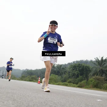 Runner Photo 7506693