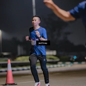 Runner Photo 7506697