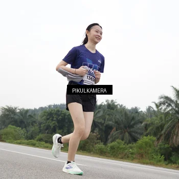 Runner Photo 7506773