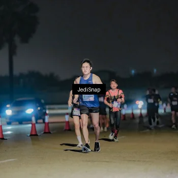 Runner Photo 7506864