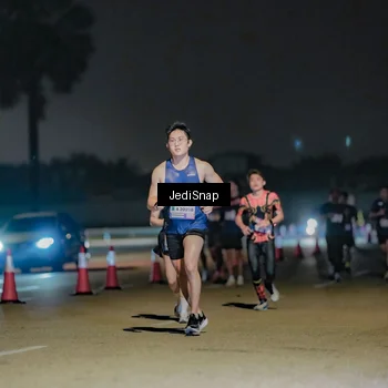 Runner Photo 7506881