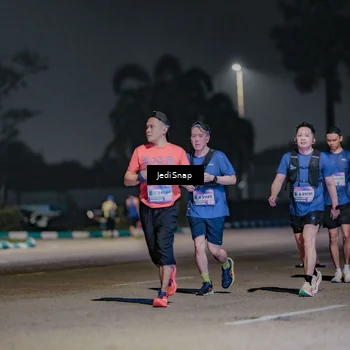 Runner Photo 7506924