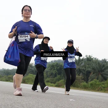 Runner Photo 7506937