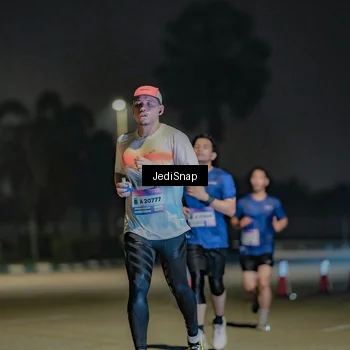 Runner Photo 7507023