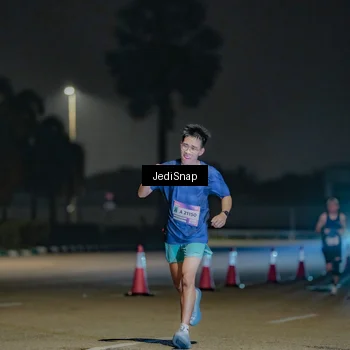 Runner Photo 7507040