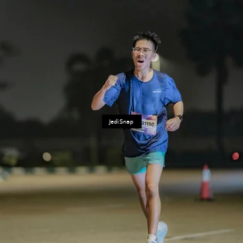 Runner Photo 7507084