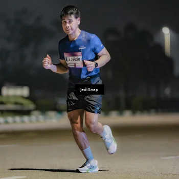 Runner Photo 7507111