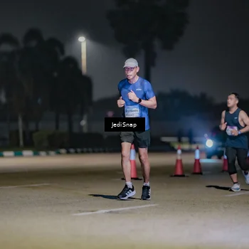 Runner Photo 7507115
