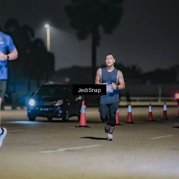 Runner Photo 7507135