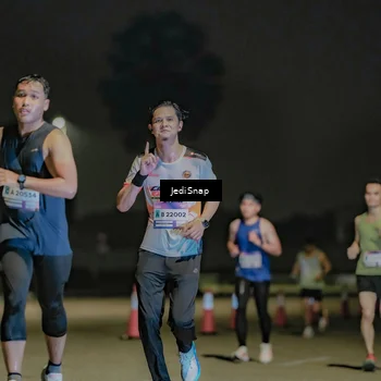 Runner Photo 7507172