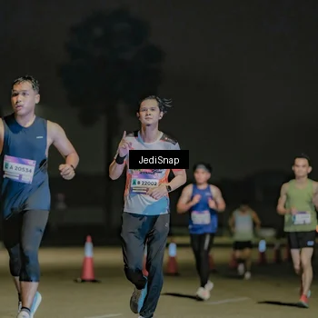 Runner Photo 7507177