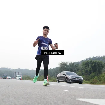Runner Photo 7507224