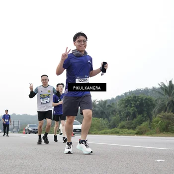 Runner Photo 7507251