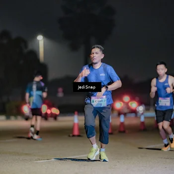 Runner Photo 7507360