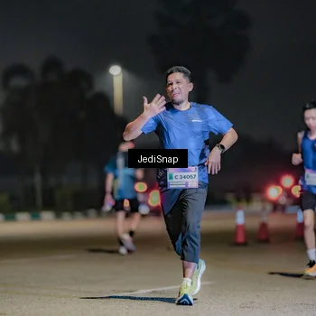 Runner Photo 7507369