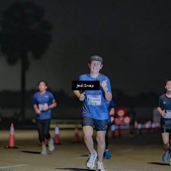 Runner Photo 7507452