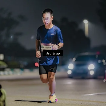 Runner Photo 7507460