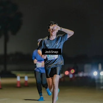 Runner Photo 7507485