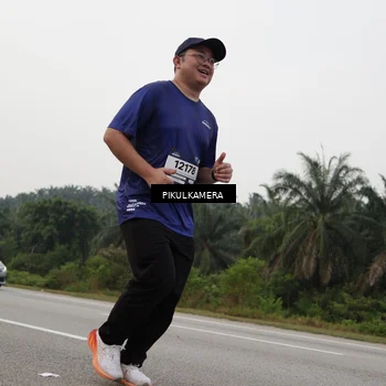 Runner Photo 7507620