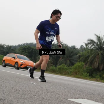 Runner Photo 7507713
