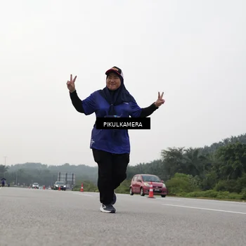 Runner Photo 7507774