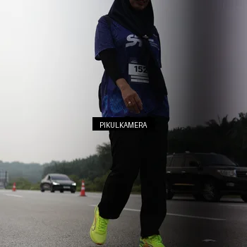 Runner Photo 7507800