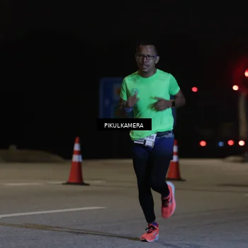 Runner Photo 7508298