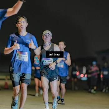 Runner Photo 7508630