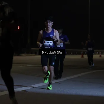 Runner Photo 7508671