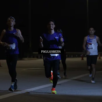 Runner Photo 7508700