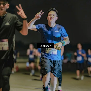 Runner Photo 7508888
