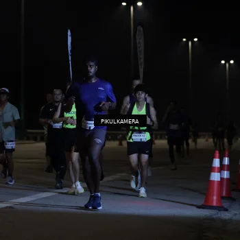 Runner Photo 7508905