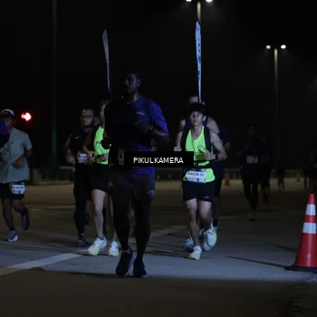 Runner Photo 7508908