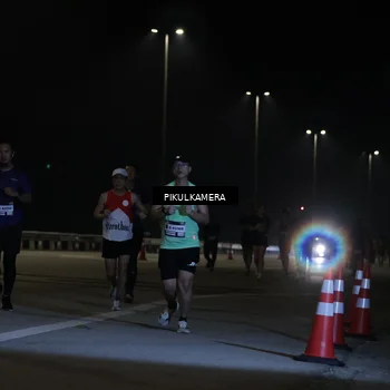 Runner Photo 7509009