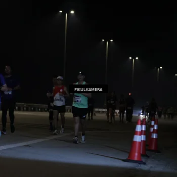 Runner Photo 7509010
